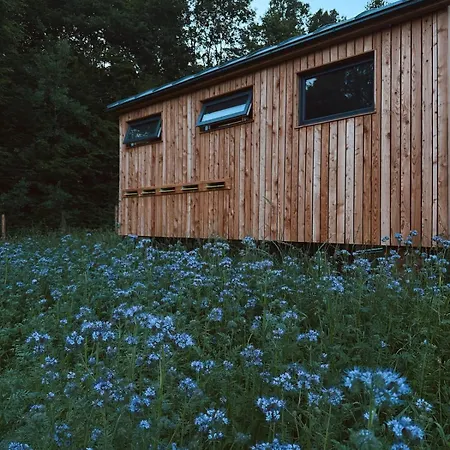 Gospodarstwo agroturystyczne Apiatti Bee Farm - Sleep Above The Bees